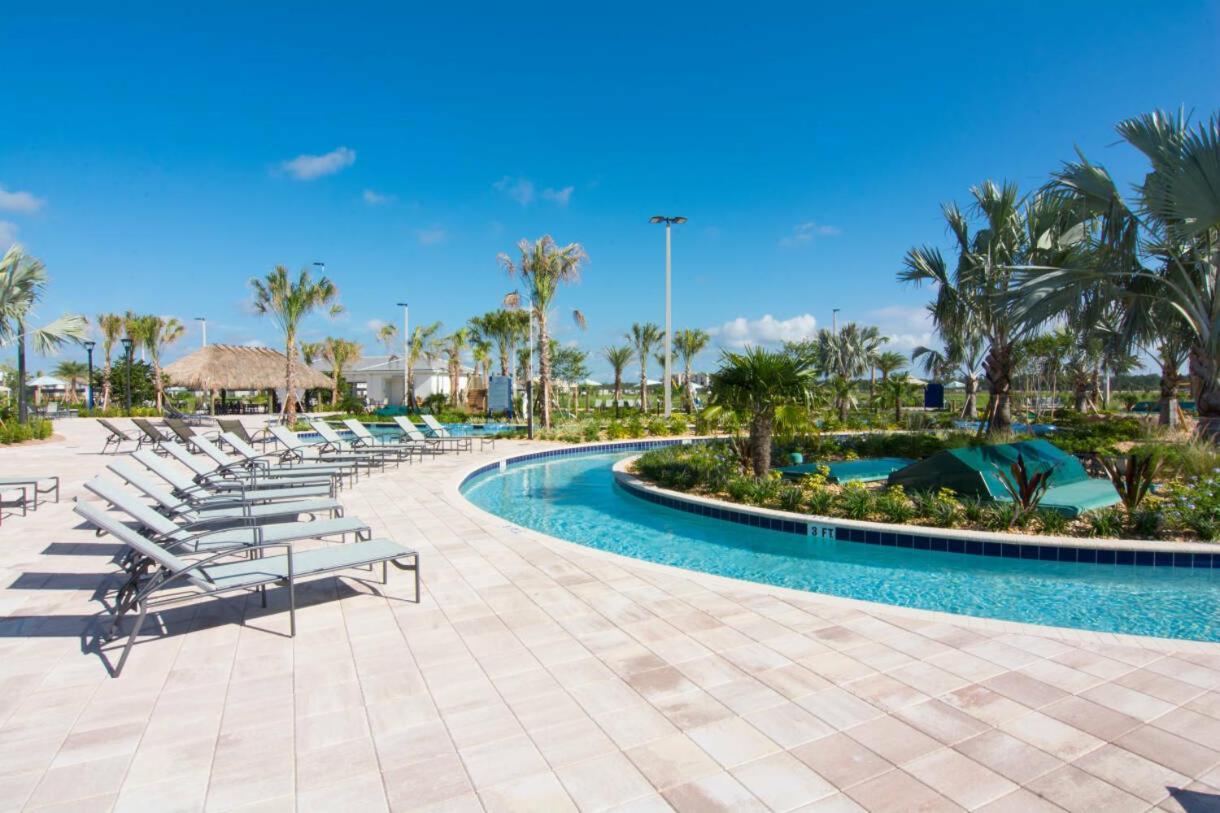 Location With Pool At Storey 4830
