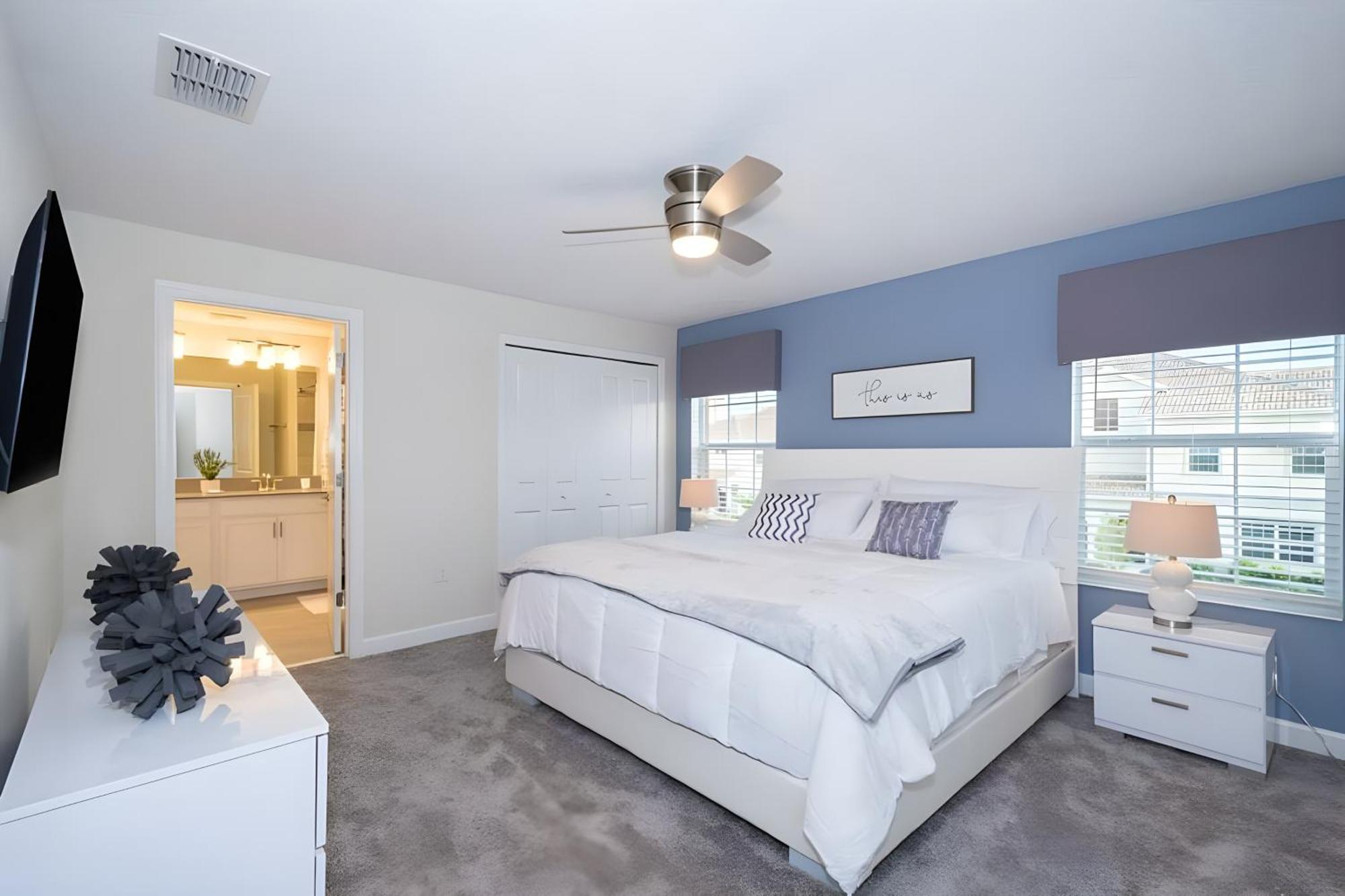 Location With Pool At Storey 4830